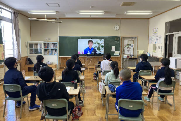 富良野市立鳥沼小学校との交流の様子（1）